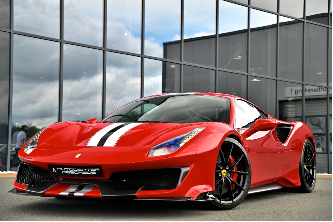 AutoCenter Meschede Showroom mit Premium-Fahrzeugen